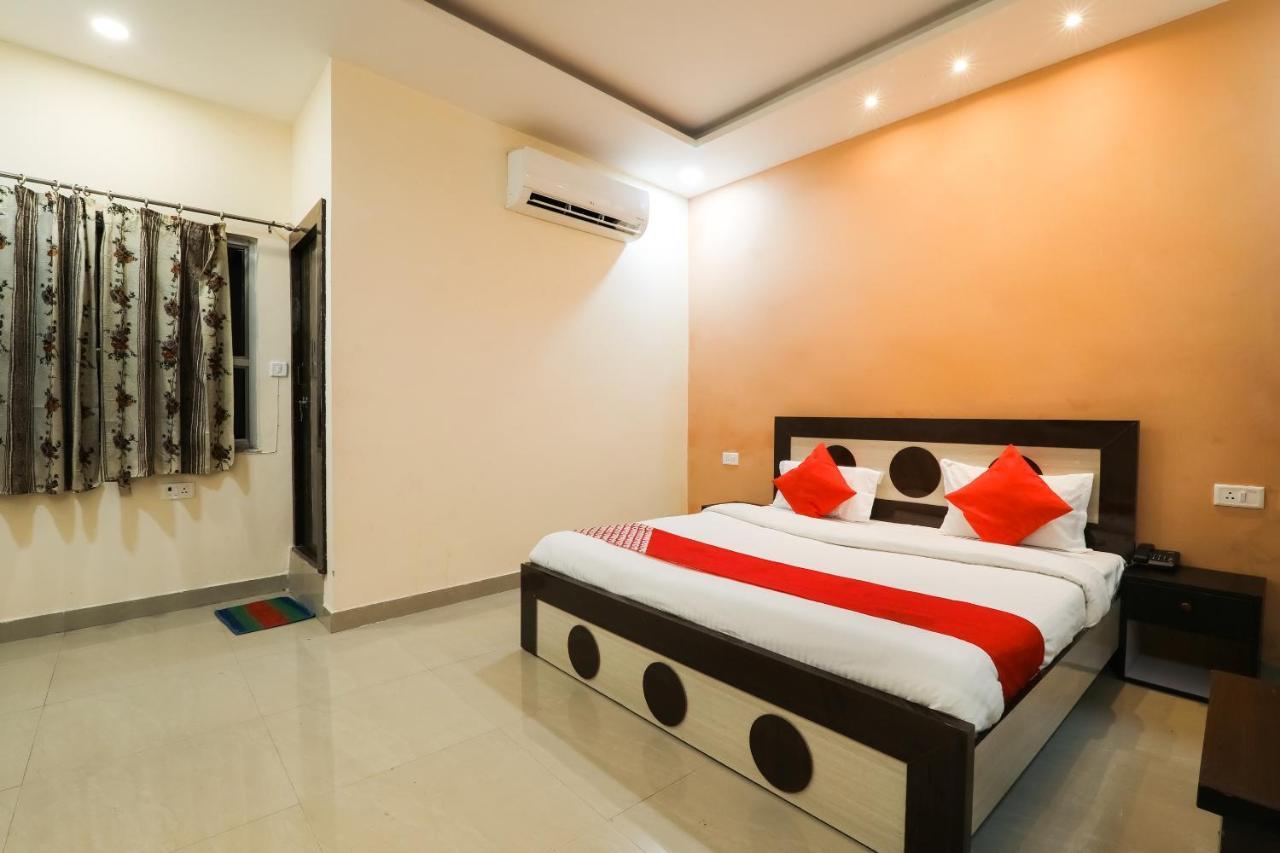 Hotel OYO Flagship 75575 Krishna Regency Bijnaur Exterior foto