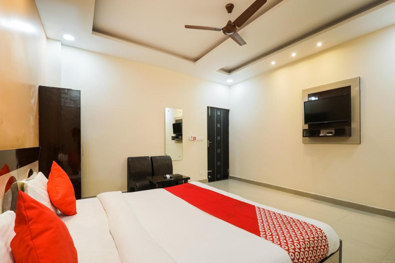 Hotel OYO Flagship 75575 Krishna Regency Bijnaur Exterior foto