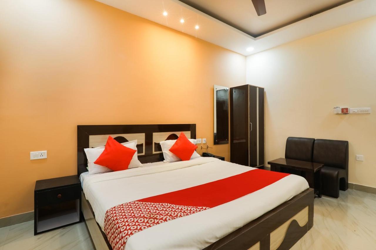 Hotel OYO Flagship 75575 Krishna Regency Bijnaur Exterior foto